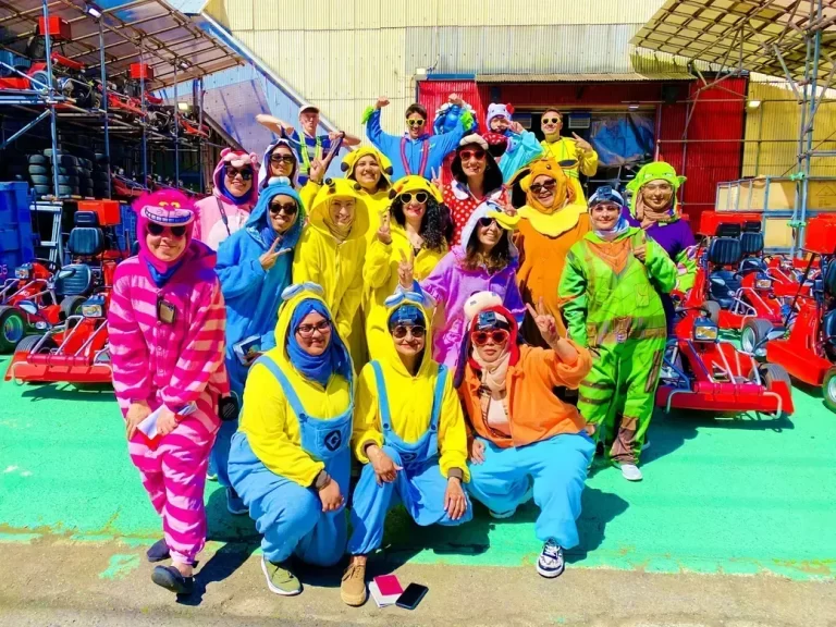 अकिहाबारा स्ट्रीट कार्ट समर डेटाइम टोक्यो स्टेशन एक्सप्लोरेशन टूर