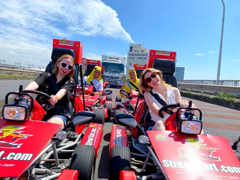 भारत से आने वाले यात्रियों के लिए ज़रूरी! टोक्यो के प्रसिद्ध स्थानों पर स्ट्रीट कार्ट से दौड़ने का शानदार रोमांच